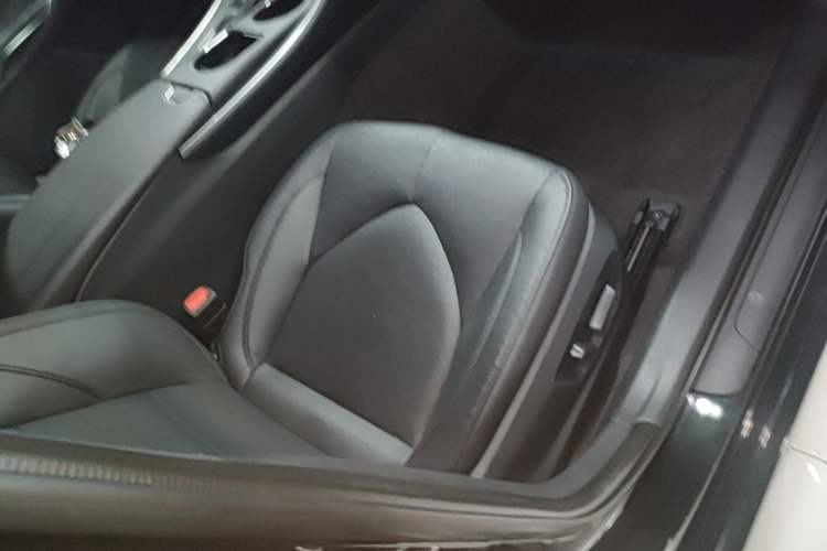 Used Toyota Avalon 2022 2.0L Luxury Edition Right Front Seat