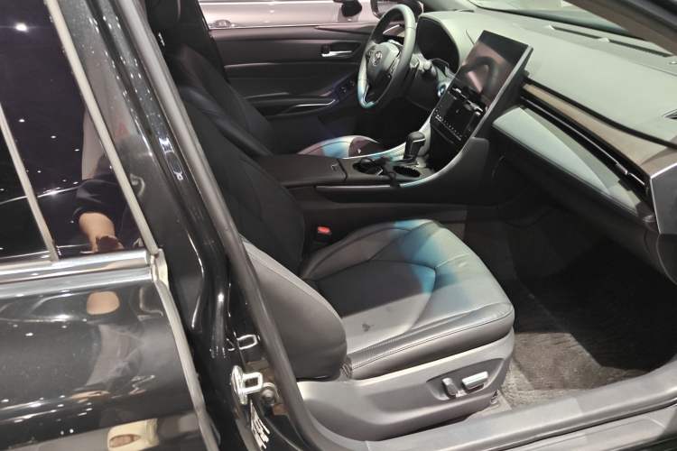 Used Toyota Avalon 2022 2.5L Luxury Edition Right Front Seat