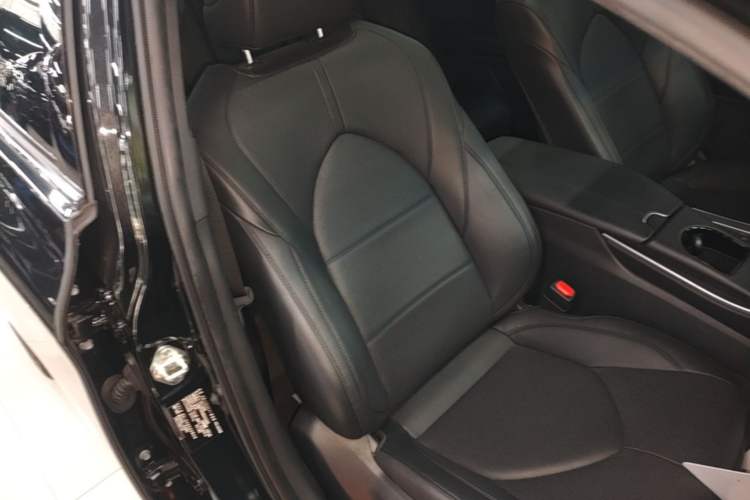 Used Toyota Avalon 2022 2.0L Luxury Edition Right Front Seat