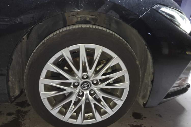 Used Toyota Avalon 2022 Dual-Engine 2.5L XLE Premium Edition Right Front Wheel Hub