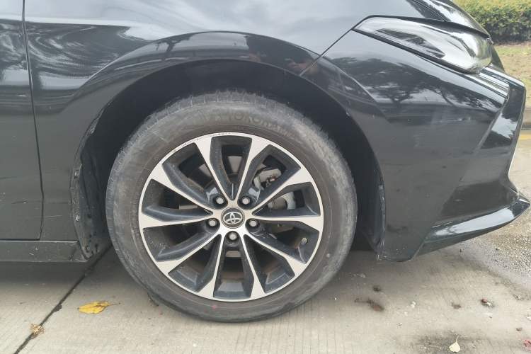 Used Toyota Avalon 2022 2.0L Luxury Edition Right Front Wheel Hub