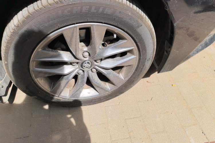 Used Toyota Avalon 2022 2.0L Ambition Edition Right Front Wheel Hub