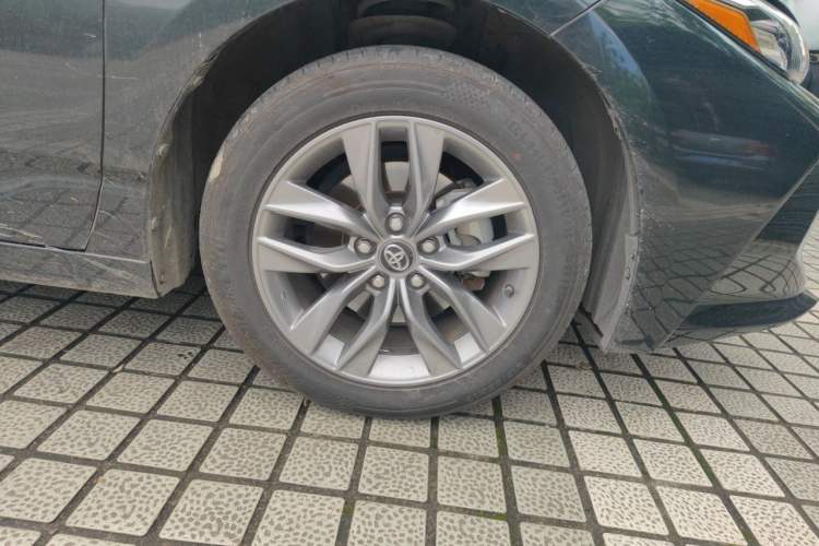 Used Toyota Avalon 2022 Dual-Engine 2.5L Luxury Edition Right Front Wheel Hub