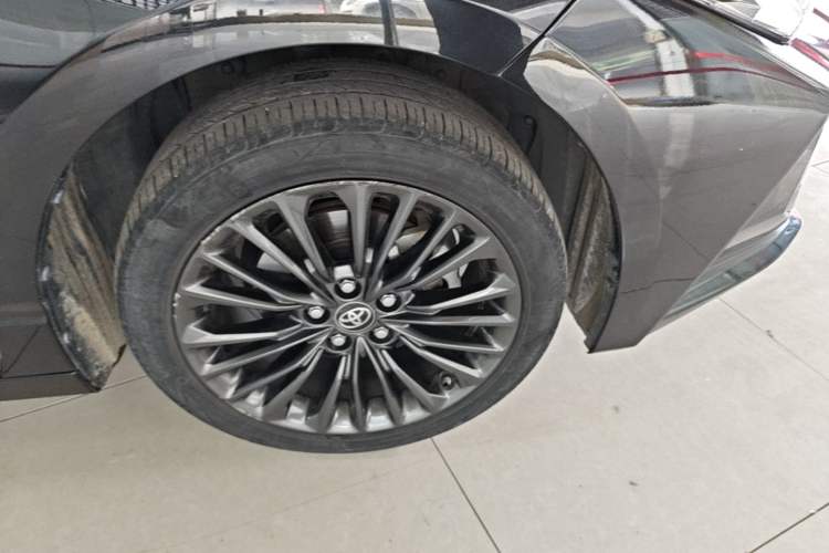 Used Toyota Avalon 2022 2.0L XLE Premium Edition Right Front Wheel Hub