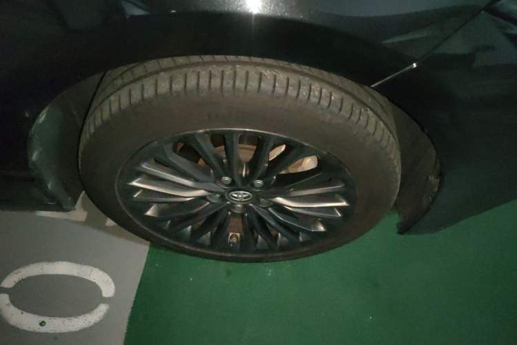 Used Toyota Avalon 2022 2.0L XLE Premium Edition Right Front Wheel Hub