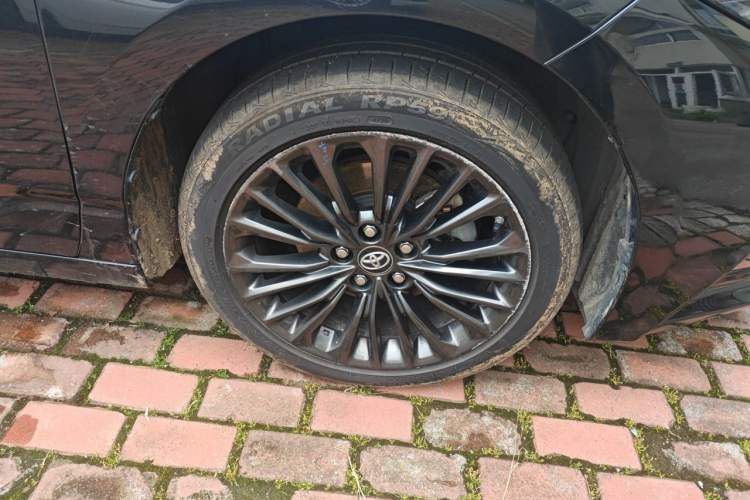 Used Toyota Avalon 2022 2.0L XLE Premium Edition Right Front Wheel Hub