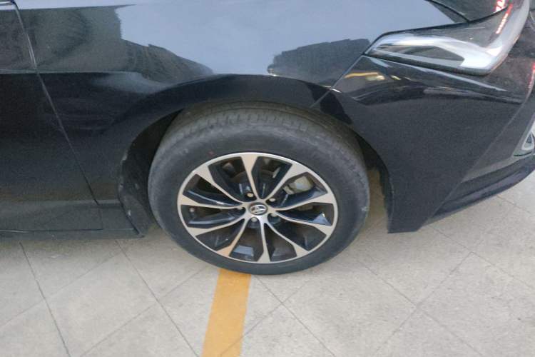 Used Toyota Avalon 2022 2.0L Ambition Edition Right Front Wheel Hub