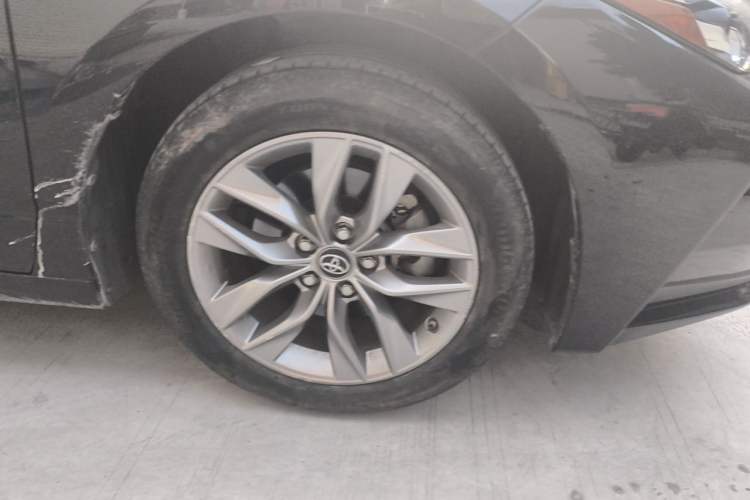 Used Toyota Avalon 2022 2.5L Luxury Edition Right Front Wheel Hub