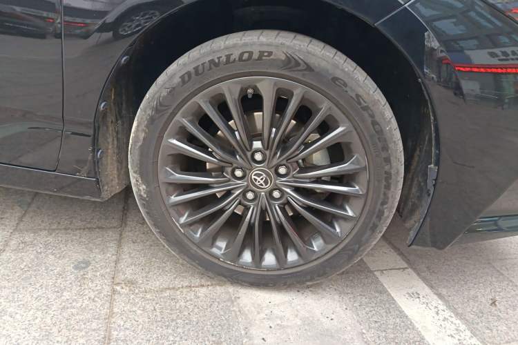 Used Toyota Avalon 2022 2.0L XLE Premium Edition Right Front Wheel Hub