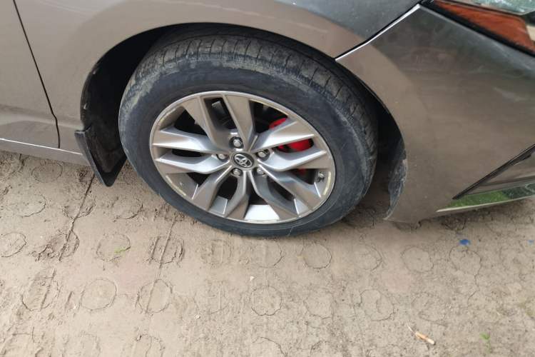 Used Toyota Avalon 2022 2.0L Luxury Edition Right Front Wheel Hub