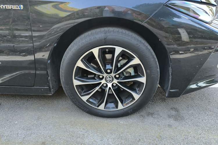 Used Toyota Avalon 2022 Dual-Engine 2.5L Luxury Edition Right Front Wheel Hub