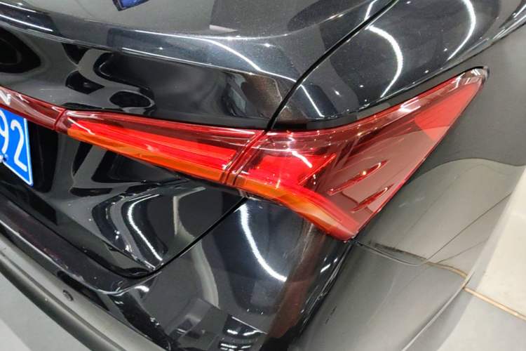 Used Toyota Avalon 2022 2.0L Luxury Edition Right Rear Taillight