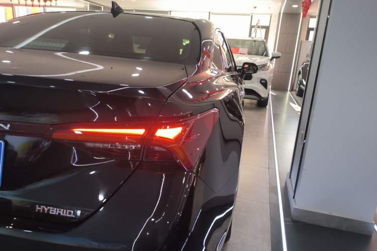 Used Toyota Avalon 2022 Dual-Engine 2.5L Luxury Edition Right Rear Taillight