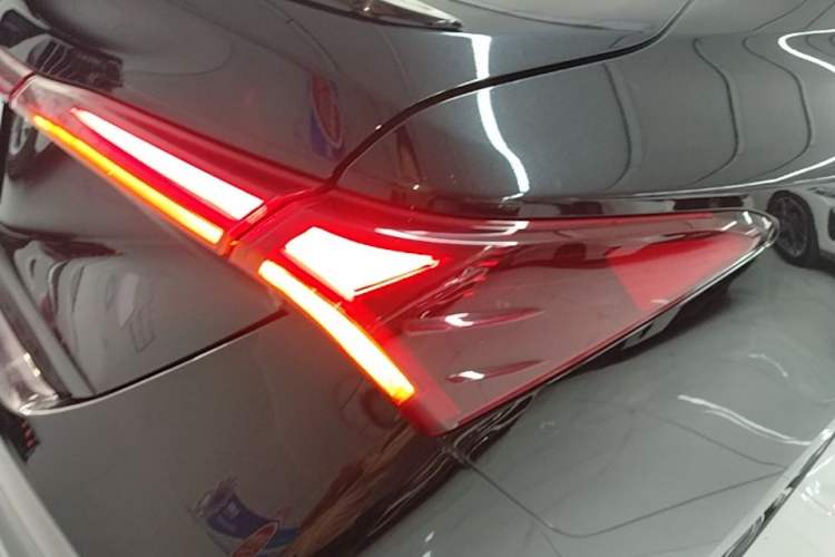 Used Toyota Avalon 2022 2.5L Ambition Edition Right Rear Taillight
