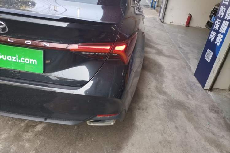 Used Toyota Avalon 2022 2.5L Luxury Edition Right Rear Taillight