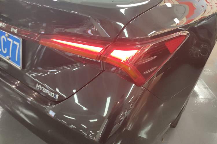 Used Toyota Avalon 2022 Dual-Engine 2.5L Luxury Edition Right Rear Taillight