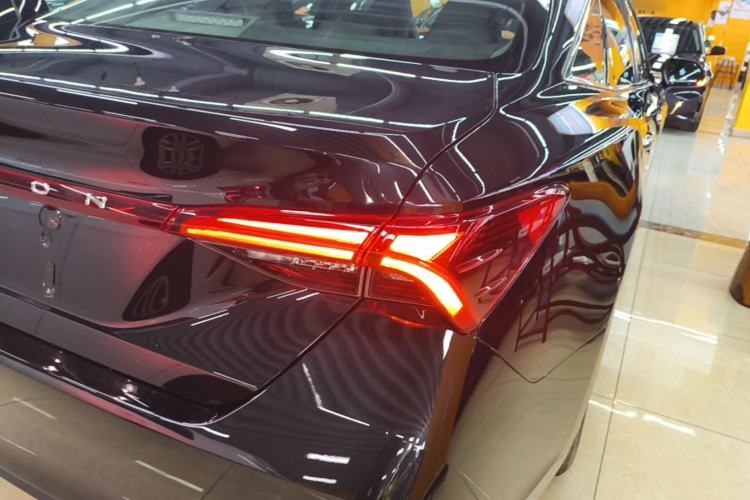 Used Toyota Avalon 2022 2.0L Luxury Edition Right Rear Taillight
