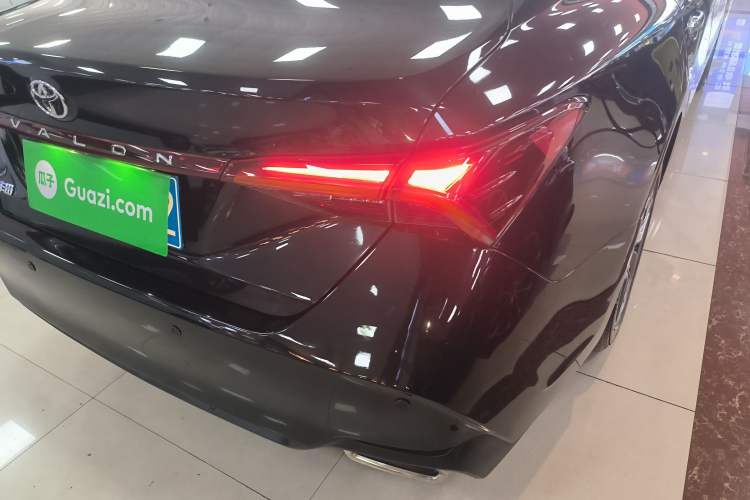 Used Toyota Avalon 2022 2.0L Luxury Edition Right Rear Taillight