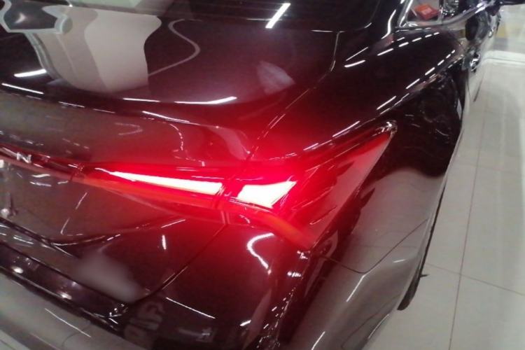 Used Toyota Avalon 2022 Dual-Engine 2.5L XLE Premium Edition Right Rear Taillight