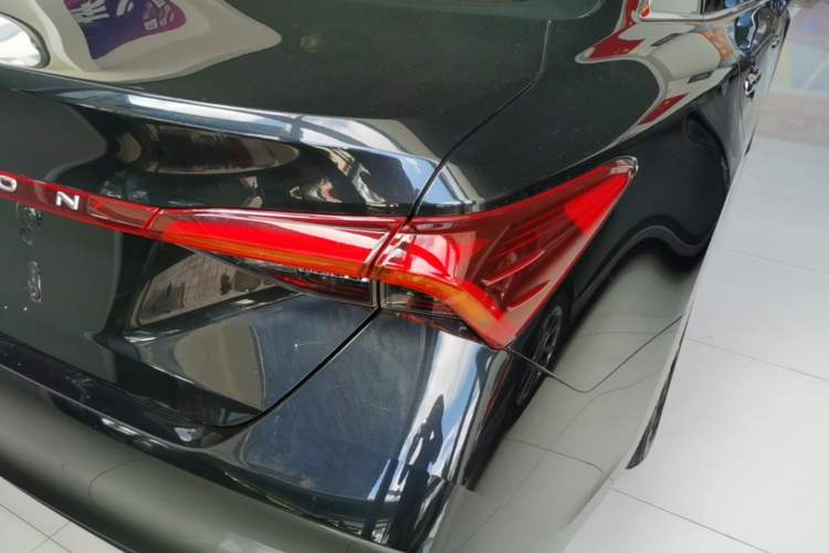 Used Toyota Avalon 2022 2.0L Luxury Edition Right Rear Taillight