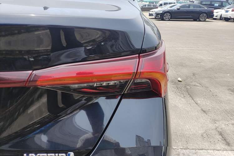 Used Toyota Avalon 2022 Dual-Engine 2.5L Luxury Edition Right Rear Taillight
