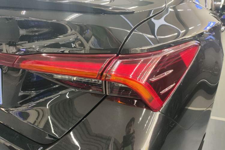 Used Toyota Avalon 2022 2.0L Luxury Edition Right Rear Taillight