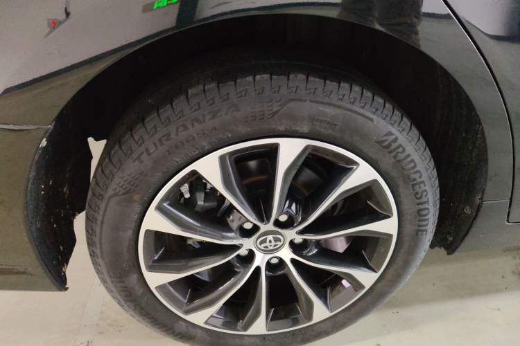 Used Toyota Avalon 2022 Dual-Engine 2.5L Luxury Edition Right Rear Wheel Hub