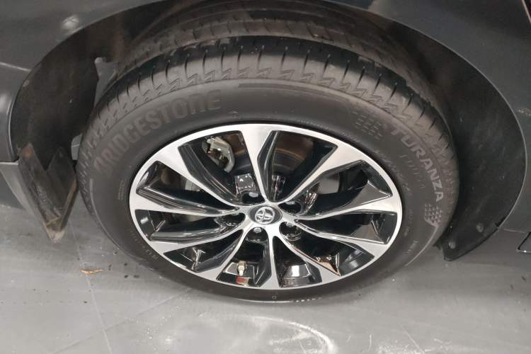 Used Toyota Avalon 2022 Dual-Engine 2.5L Luxury Edition Right Rear Wheel Hub