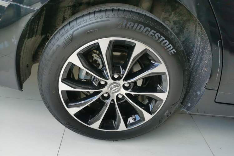 Used Toyota Avalon 2022 2.0L Luxury Edition Right Rear Wheel Hub