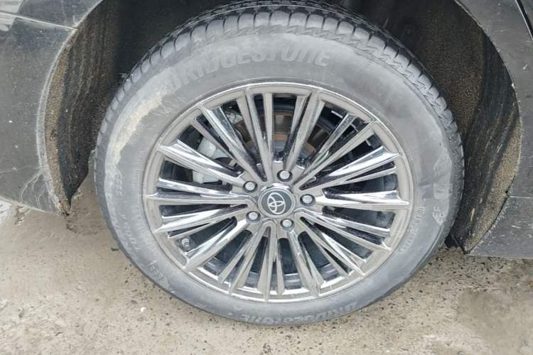 Used Toyota Avalon 2022 2.0L Ambition Edition Right Rear Wheel Hub