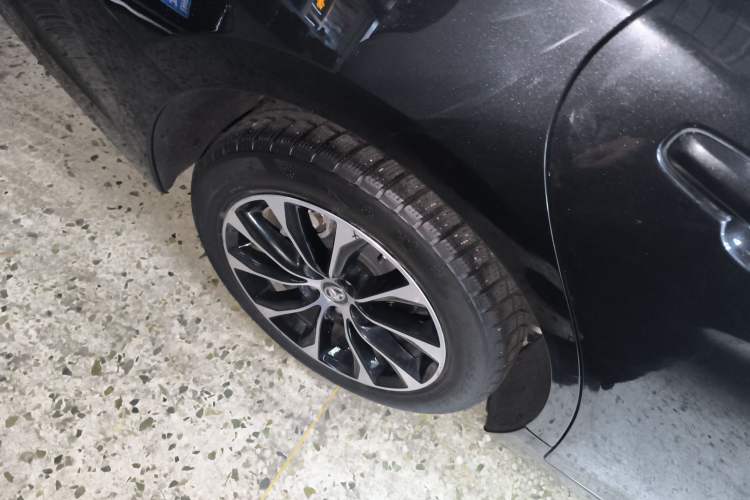 Used Toyota Avalon 2022 2.0L Ambition Edition Right Rear Wheel Hub