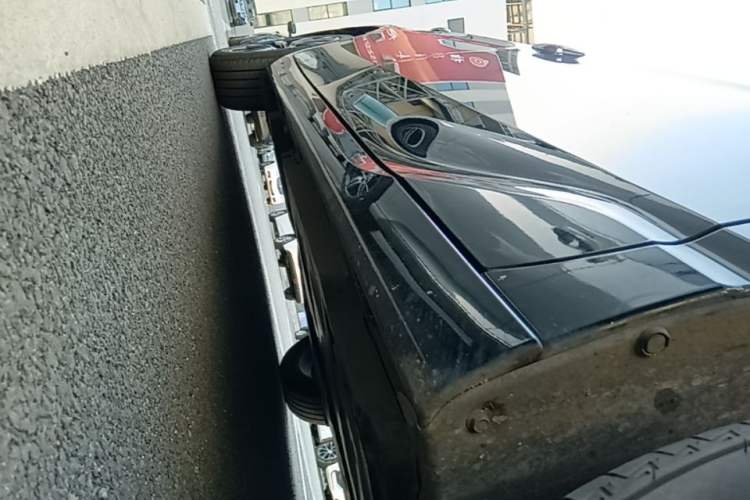 Used Toyota Avalon 2022 2.5L Luxury Edition Right Side Sill