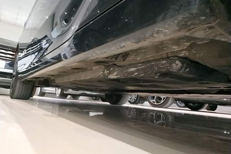 Used Toyota Avalon 2022 Dual-Engine 2.5L Luxury Edition Right Side Sill