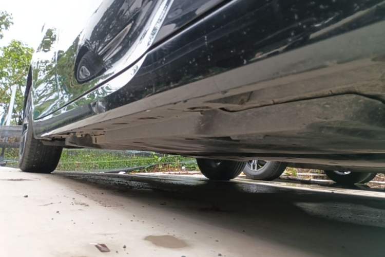 Used Toyota Avalon 2022 2.0L Luxury Edition Right Side Sill