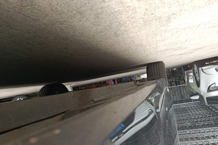 Used Toyota Avalon 2022 2.0L Luxury Edition Right Side Sill