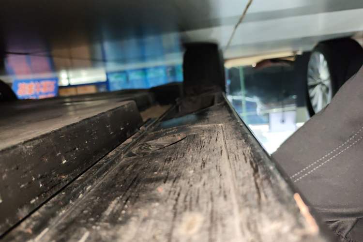 Used Toyota Avalon 2022 Dual-Engine 2.5L Luxury Edition Right Side Sill