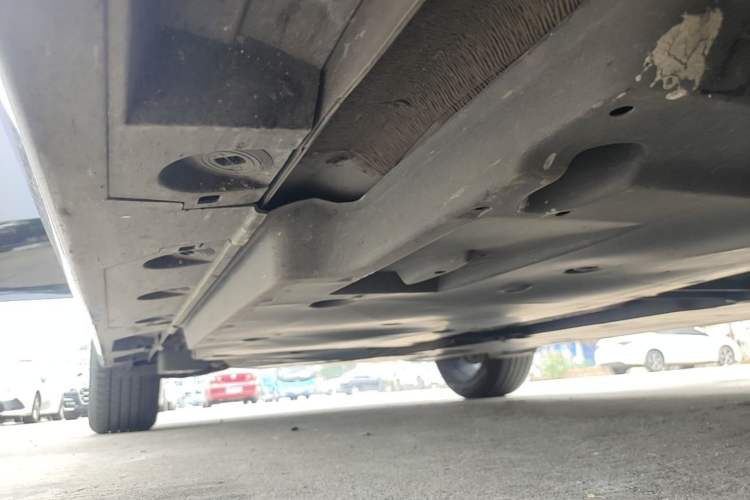 Used Toyota Avalon 2022 Dual-Engine 2.5L Luxury Edition Right Side Sill