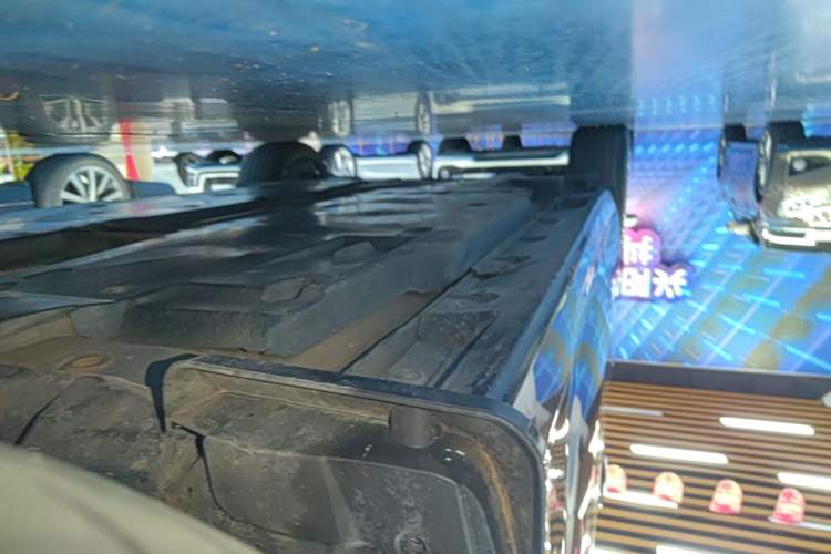 Used Toyota Avalon 2022 2.0L Luxury Edition Right Side Sill