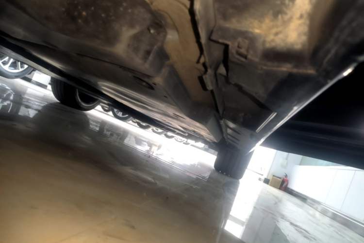 Used Toyota Avalon 2022 2.5L Luxury Edition Right Side Sill