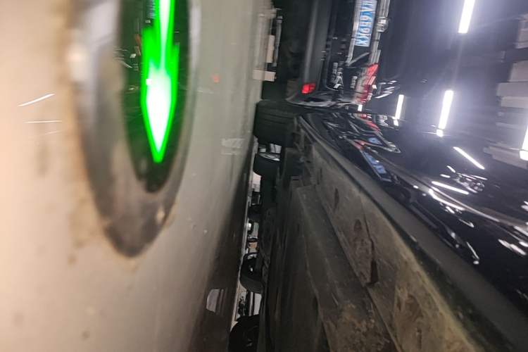 Used Toyota Avalon 2022 2.0L Luxury Edition Right Side Sill