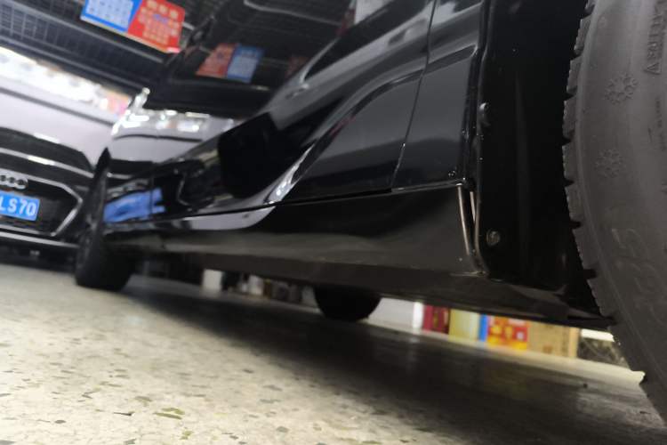 Used Toyota Avalon 2022 2.0L Ambition Edition Right Side Sill