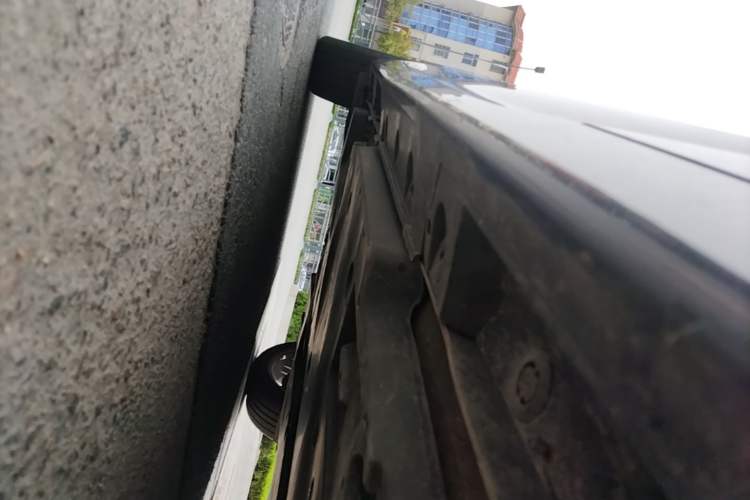 Used Toyota Avalon 2022 2.0L XLE Premium Edition Right Side Sill