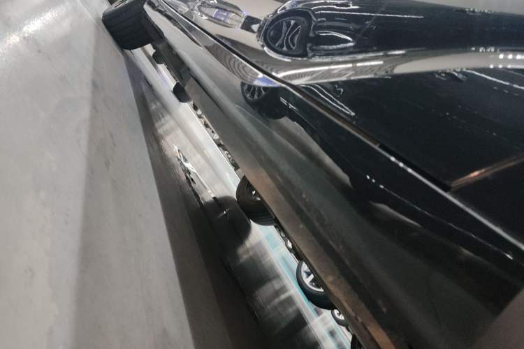 Used Toyota Avalon 2022 2.0L Luxury Edition Right Side Sill
