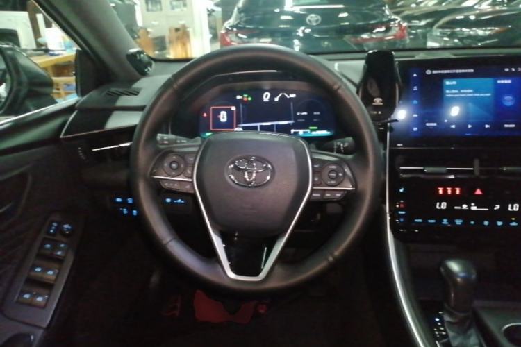 Used Toyota Avalon 2022 Dual-Engine 2.5L XLE Premium Edition Steering Wheel