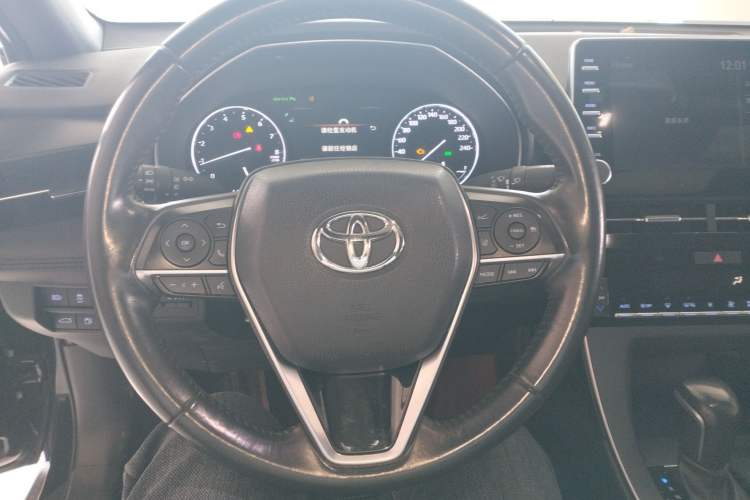 Used Toyota Avalon 2022 2.0L XLE Premium Edition Steering Wheel