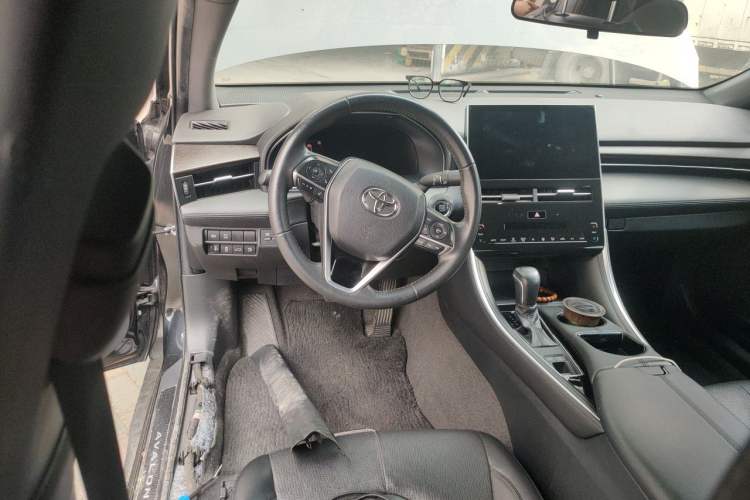 Used Toyota Avalon 2022 2.0L XLE Premium Edition Steering Wheel