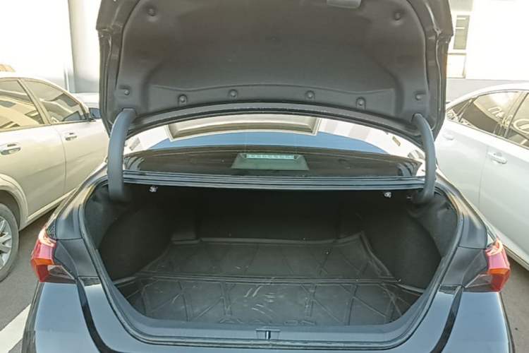 Used Toyota Avalon 2022 2.5L Luxury Edition Trunk