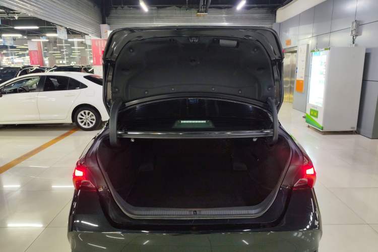 Used Toyota Avalon 2022 2.5L Luxury Edition Trunk