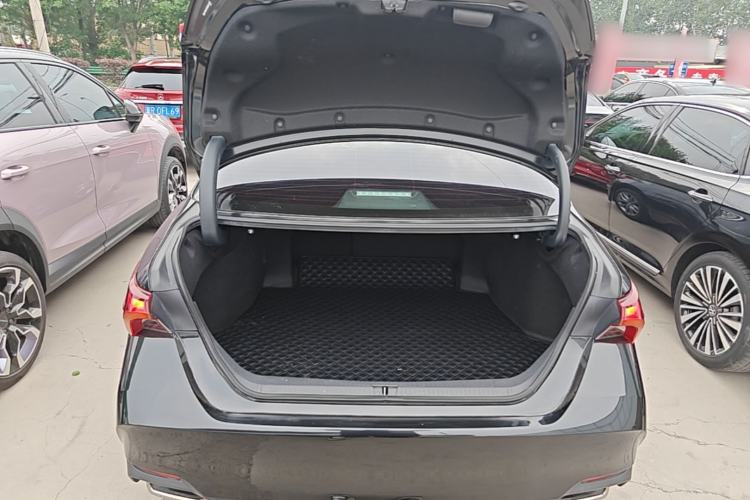 Used Toyota Avalon 2022 2.0L Luxury Edition Trunk