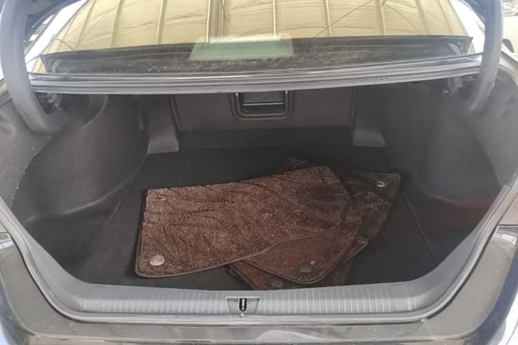 Used Toyota Avalon 2022 2.0L Ambition Edition Trunk